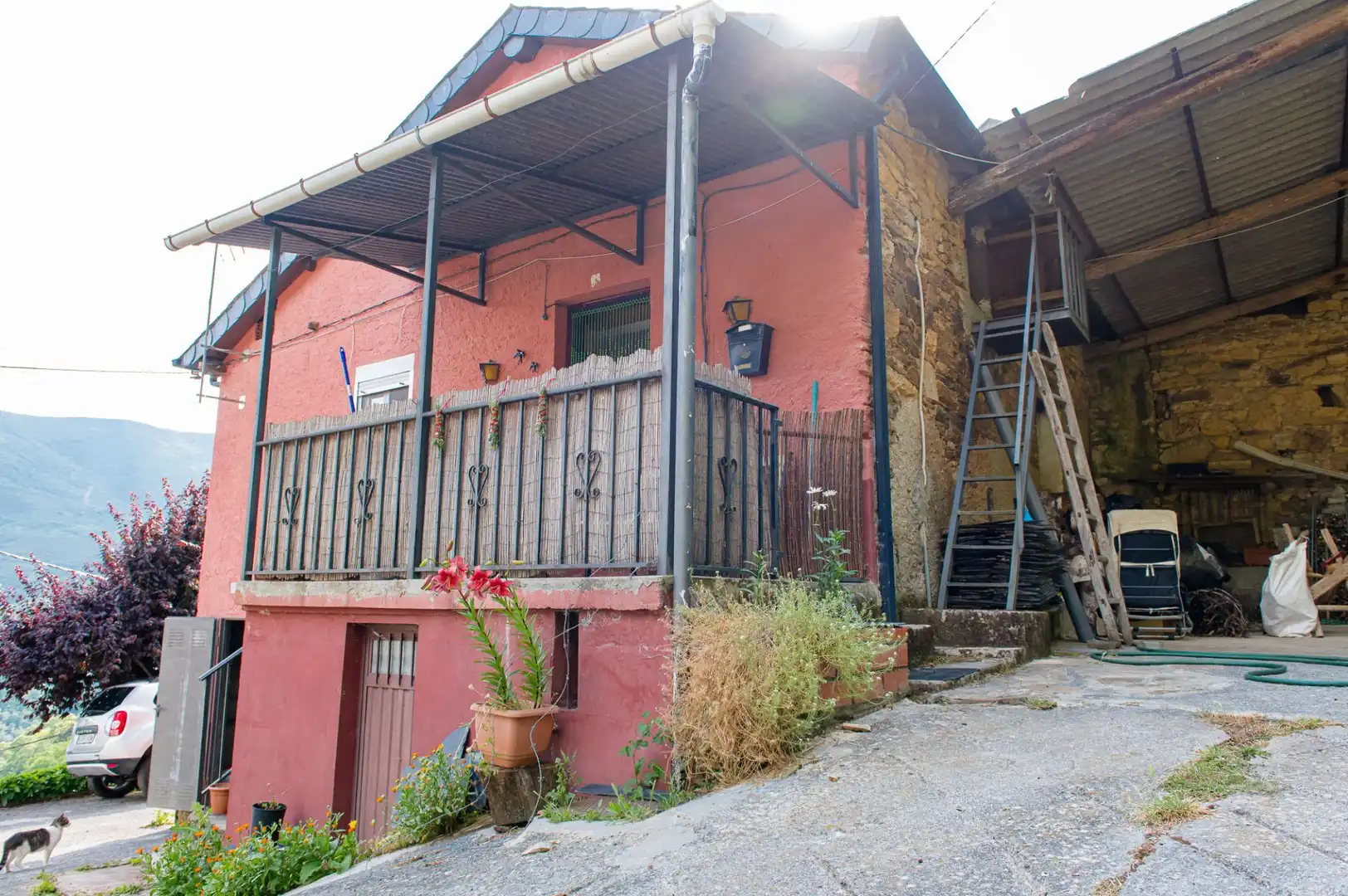 Vista exterior de Casa o chalet en venta en Vega de Valcarce con Calefacción, Jardín privado y Terraza