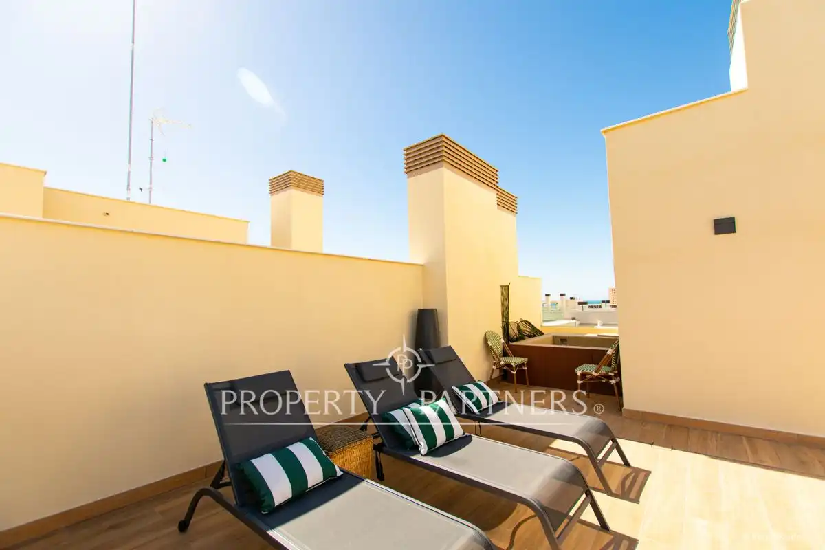 Terraza de Dúplex en venta en El Puig de Santa Maria con Aire acondicionado, Calefacción y Jardín privado