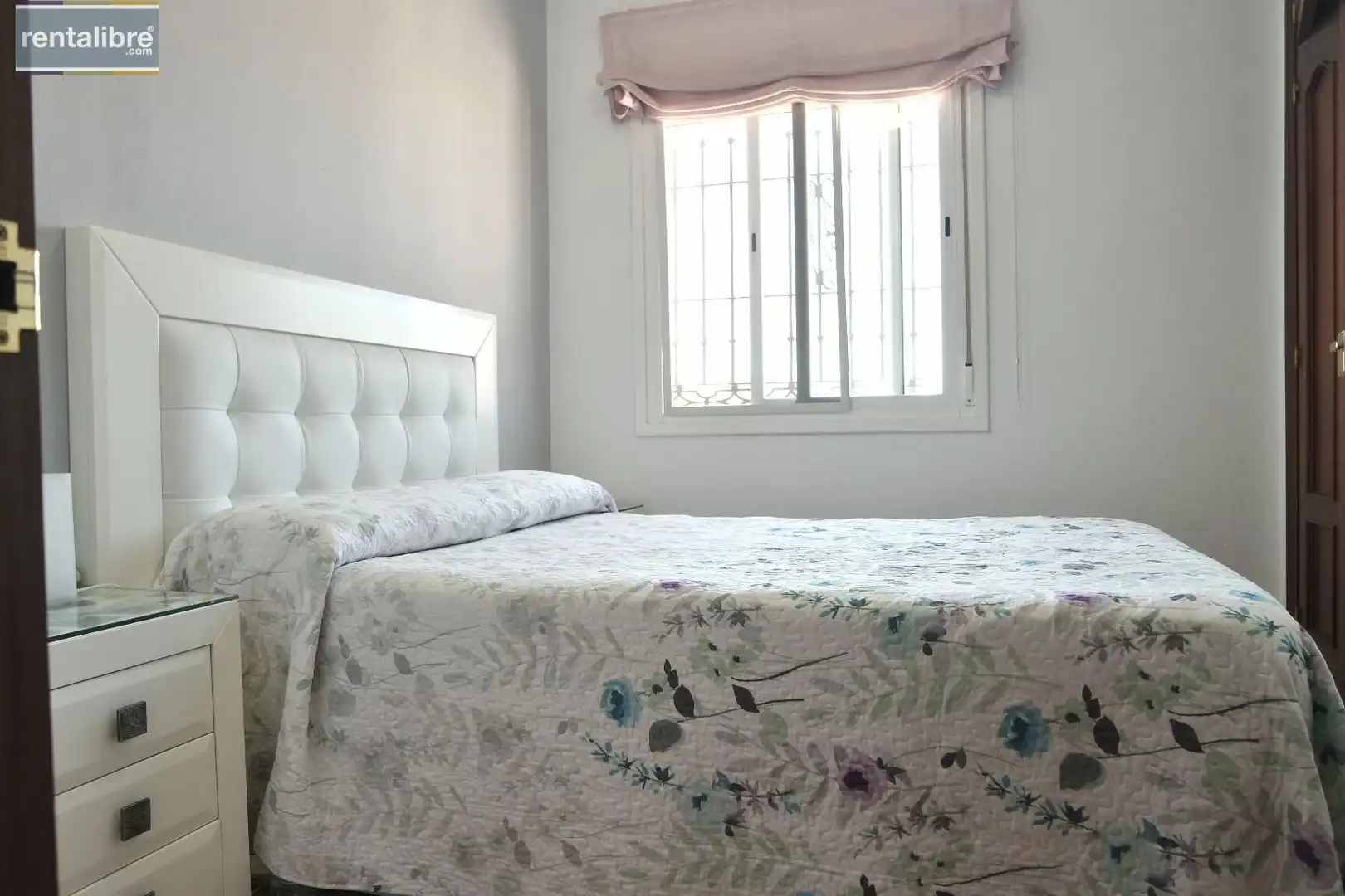 Habitación de Casa adosada en venta en Chipiona con Aire acondicionado, Calefacción y Terraza