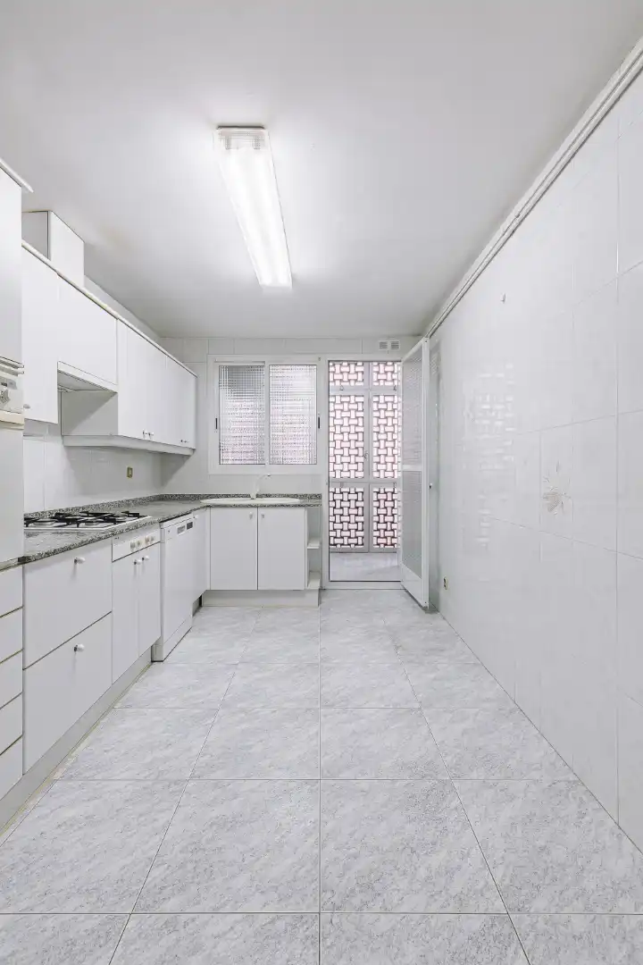 Flat with terrace for sale in Gran Via de Carles III, imagen 42