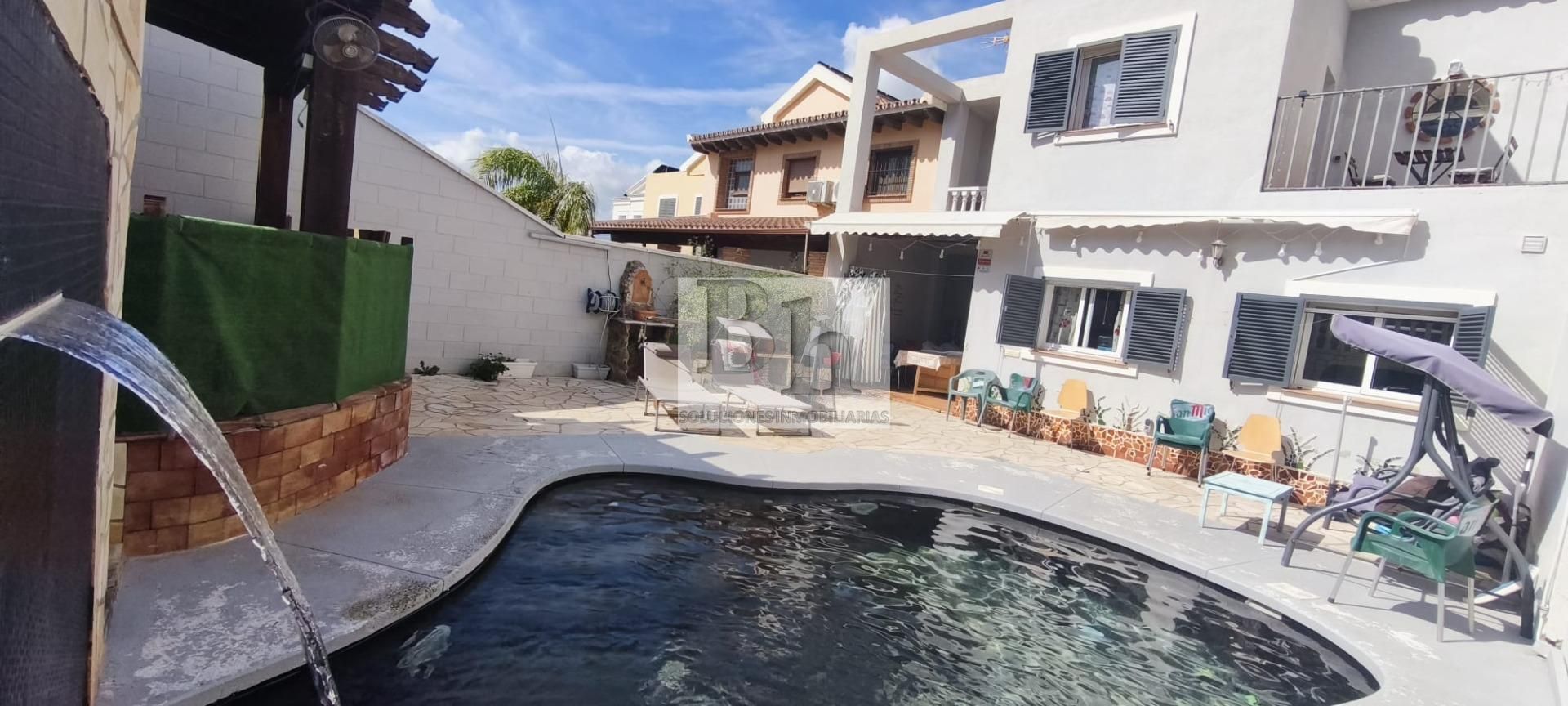 Swimming pool of Single-family semi-detached for sale in Málaga Capital  with Air Conditioner, Heating and Private garden