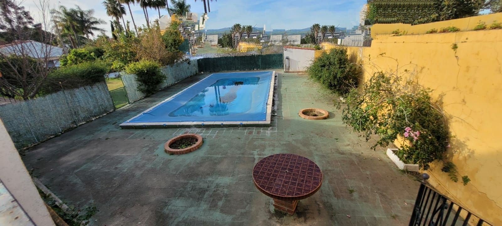 Swimming pool of House or chalet for sale in Algeciras  with Private garden, Storage room and Swimming Pool