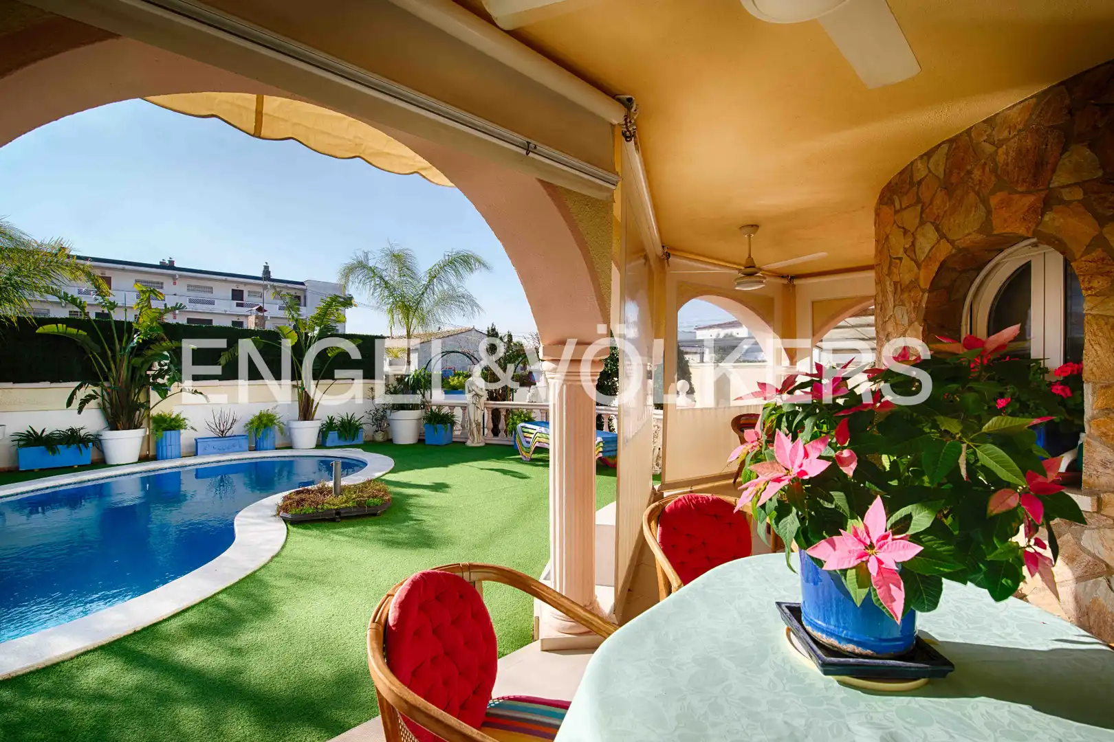 Casa con piscina en venta en Carrer de Sant Morí, imagen 6