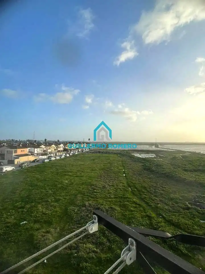 Wohnung zum Verkauf in La Puebla del Río mit Klimaanlage und Terrasse