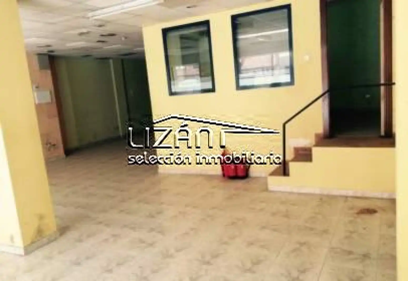 Business premises for sale in Oviedo - Calle fuertes acevedo