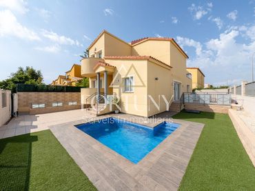 Casa con balcone in vendita a Vilafortuny - Cap de Sant Pere
