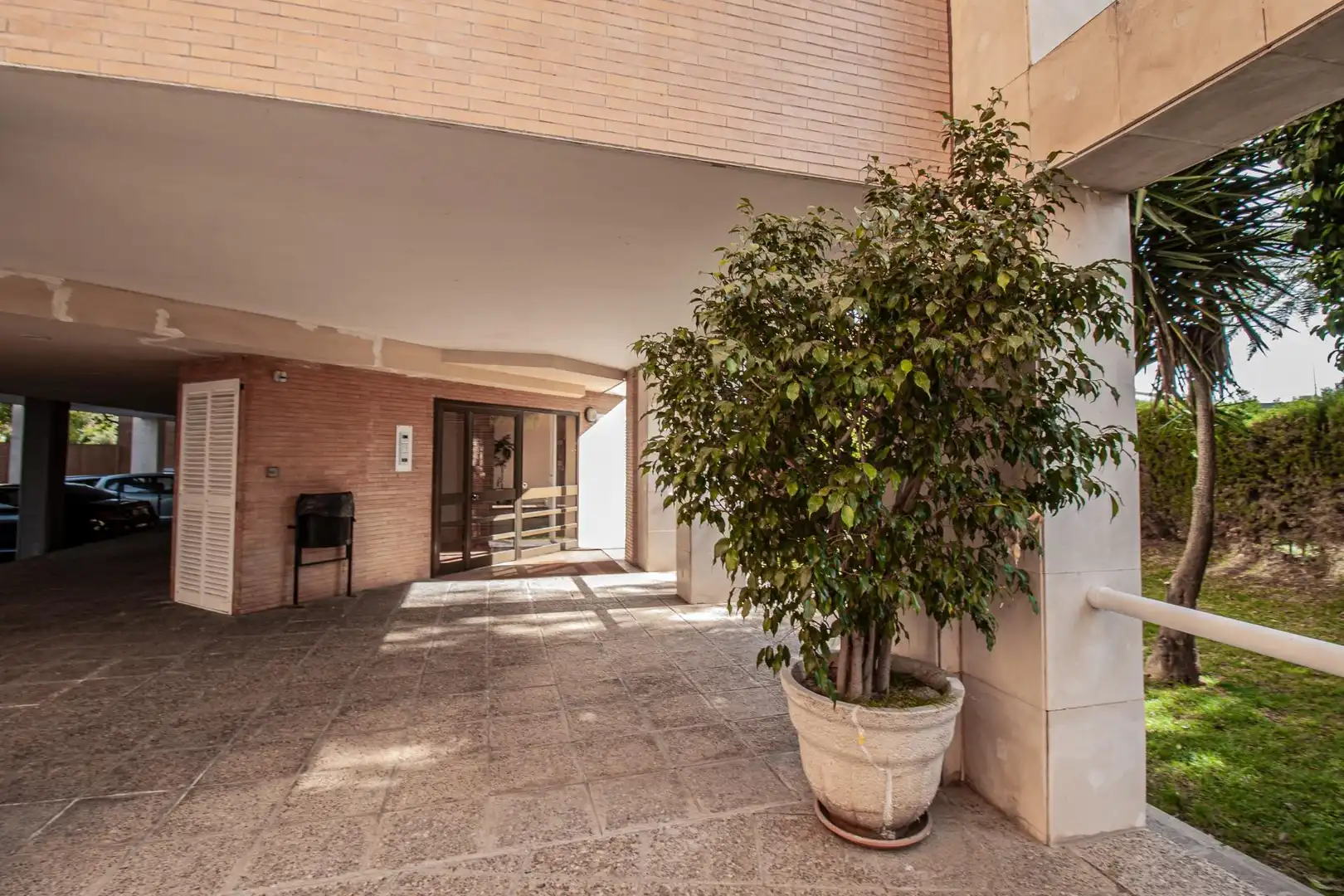 Flat for sale in Sevilla  with Air Conditioner, Heating and Community pool