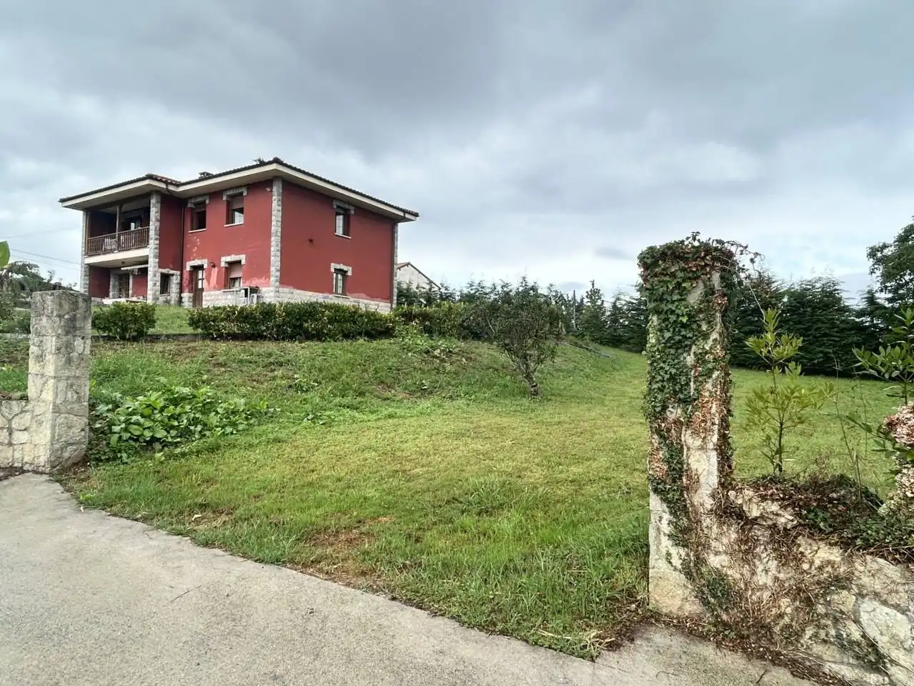 Haus oder Chalet zum Verkauf in Llanes mit Heizung, Privatgarten und Terrasse