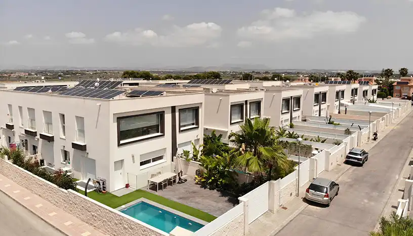 Vista exterior de Casa o chalet en venta en Santa Pola con Calefacción, Terraza y Piscina