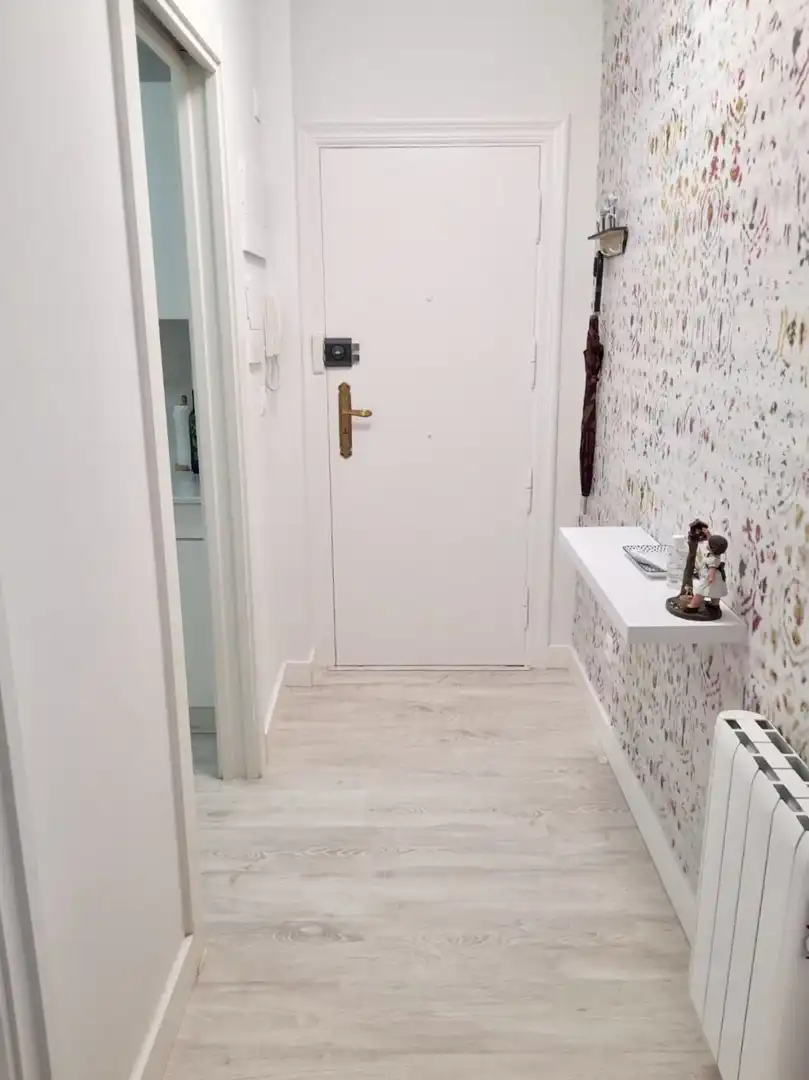 Piso de alquiler en Laredo con Calefacción, Terraza y Amueblado
