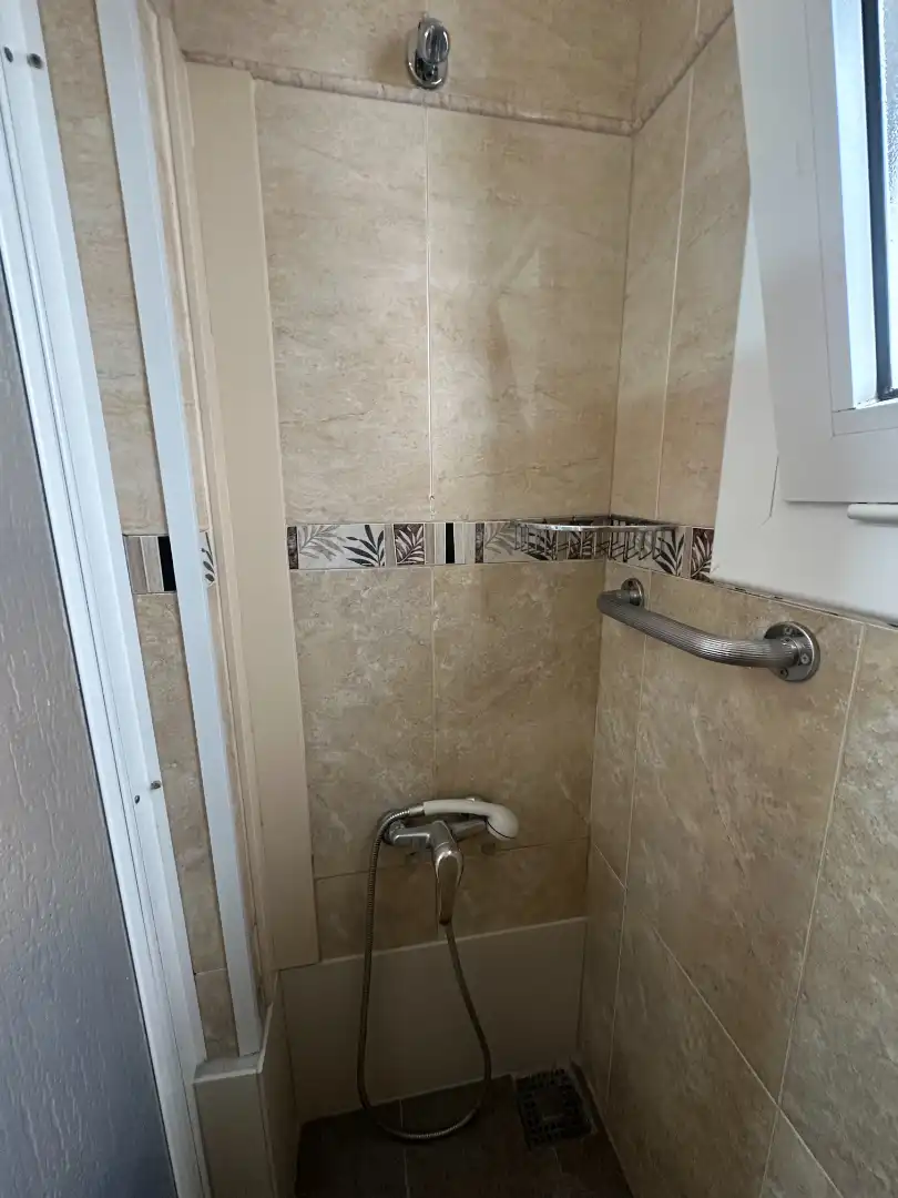 Bathroom of Flat for rent in Girona  with Furnished, Oven and Washing machine