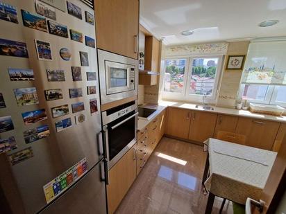 Kitchen of Flat for sale in Vigo 