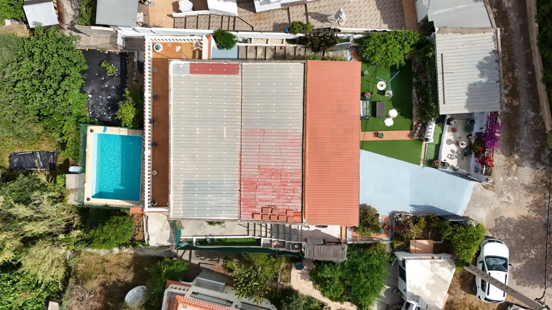 Vista exterior de Casa o chalet en venta en Casinos con Terraza, Trastero y Piscina