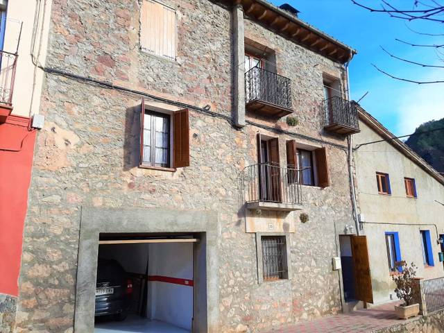 Dúplex en Venta en Avinguda de les Mines en Ogassa