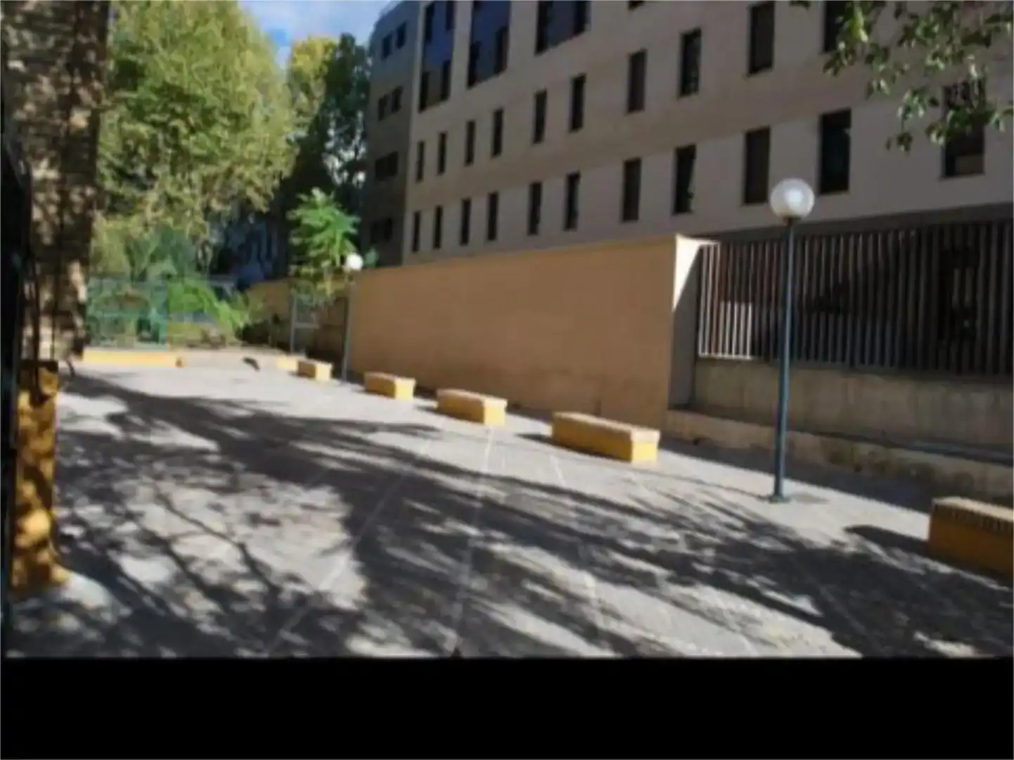 Parking de Piso en venta en Granada con Aire acondicionado, Jardín privado y Amueblado