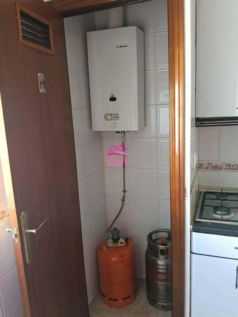 Badezimmer von Wohnung zum Verkauf in Trujillanos mit Abstellraum und Balkon