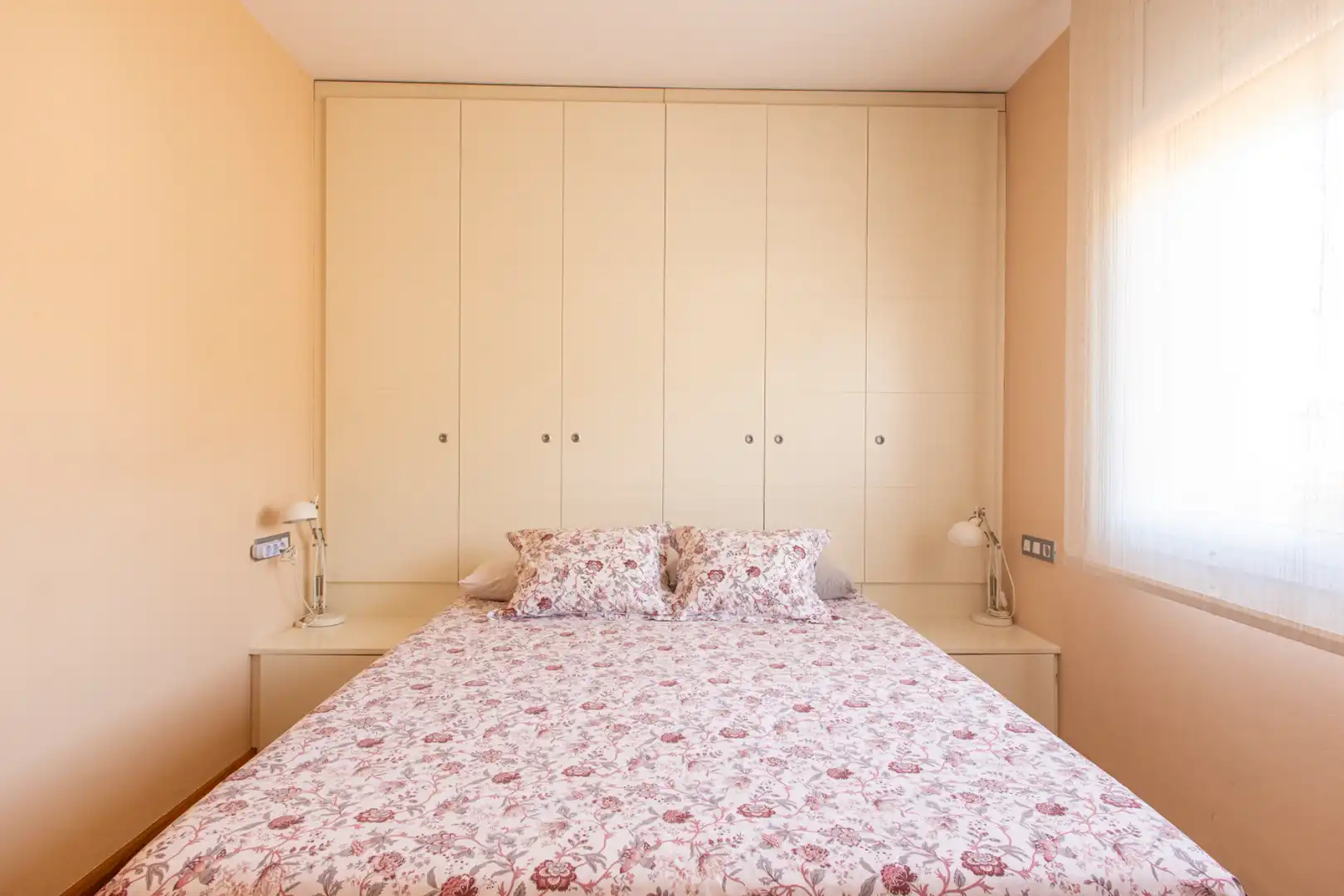 Habitación de Casa o chalet en venta en Sant Just Desvern con Aire acondicionado, Calefacción y Jardín privado