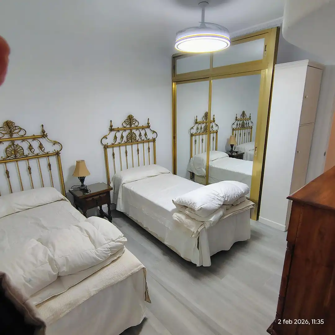 Habitación de Piso de alquiler en Sevilla con Aire acondicionado y Amueblado