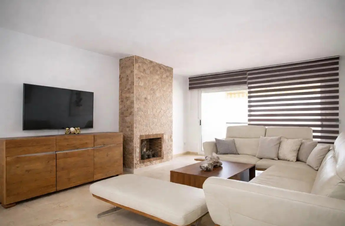 Sala d'estar de Pis en venda en Marbella amb Aire condicionat, Terrassa i Moblat