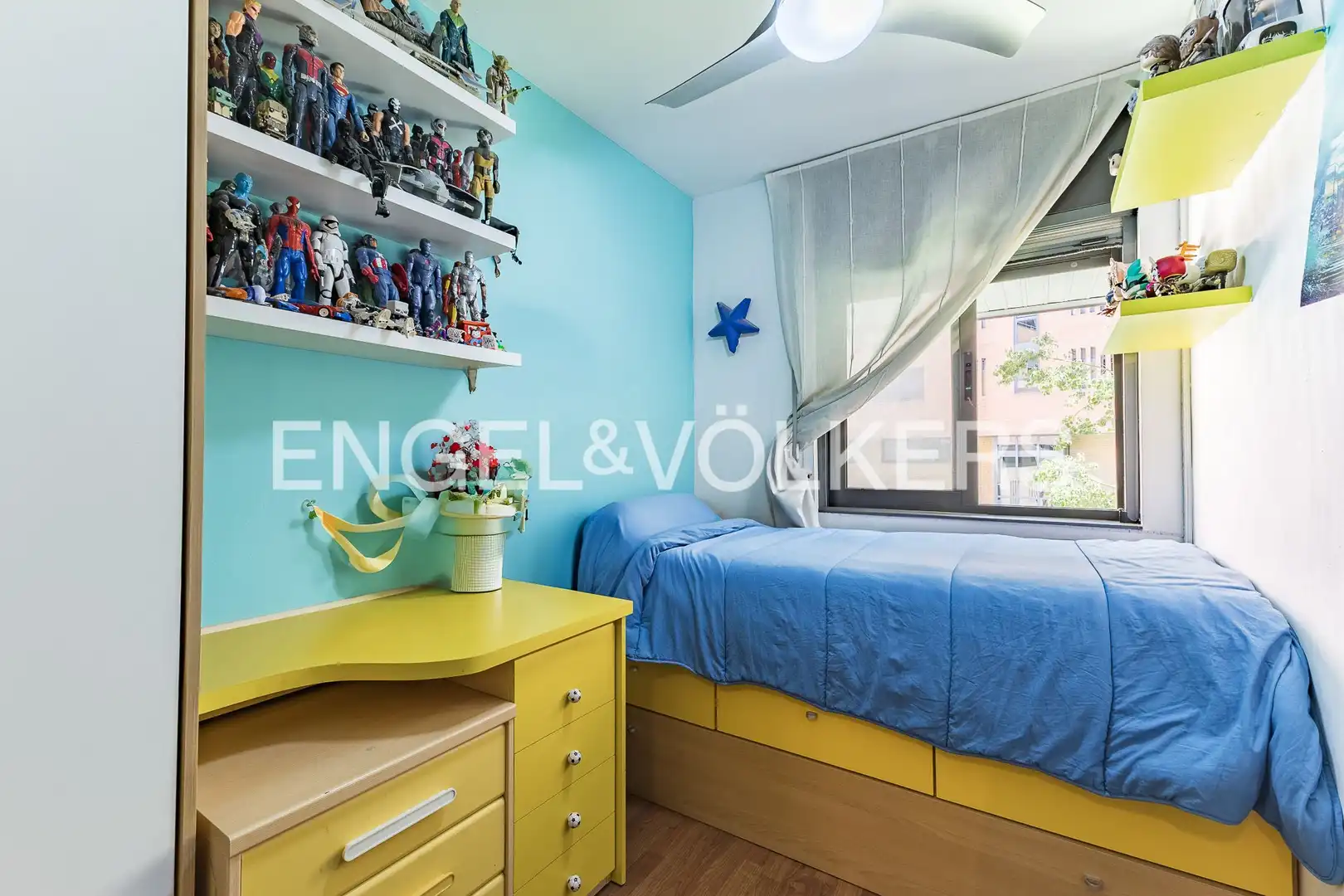 Habitación de Dúplex en venta en Sant Just Desvern con Aire acondicionado, Calefacción y Jardín privado