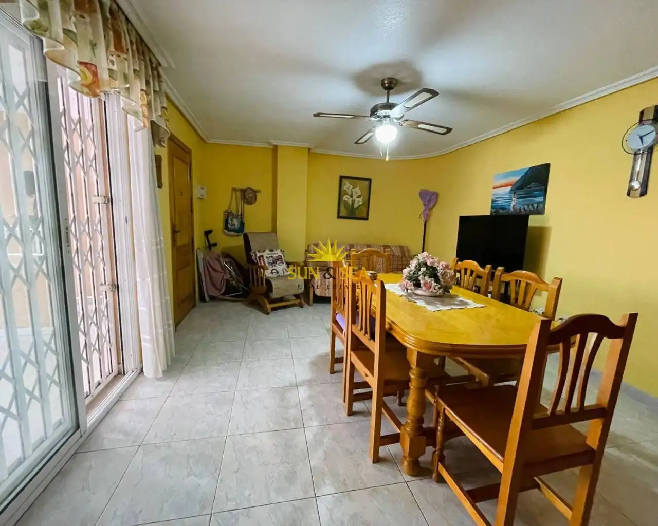 Menjador de Apartament de lloguer en Torrevieja amb Terrassa, Moblat i Forn