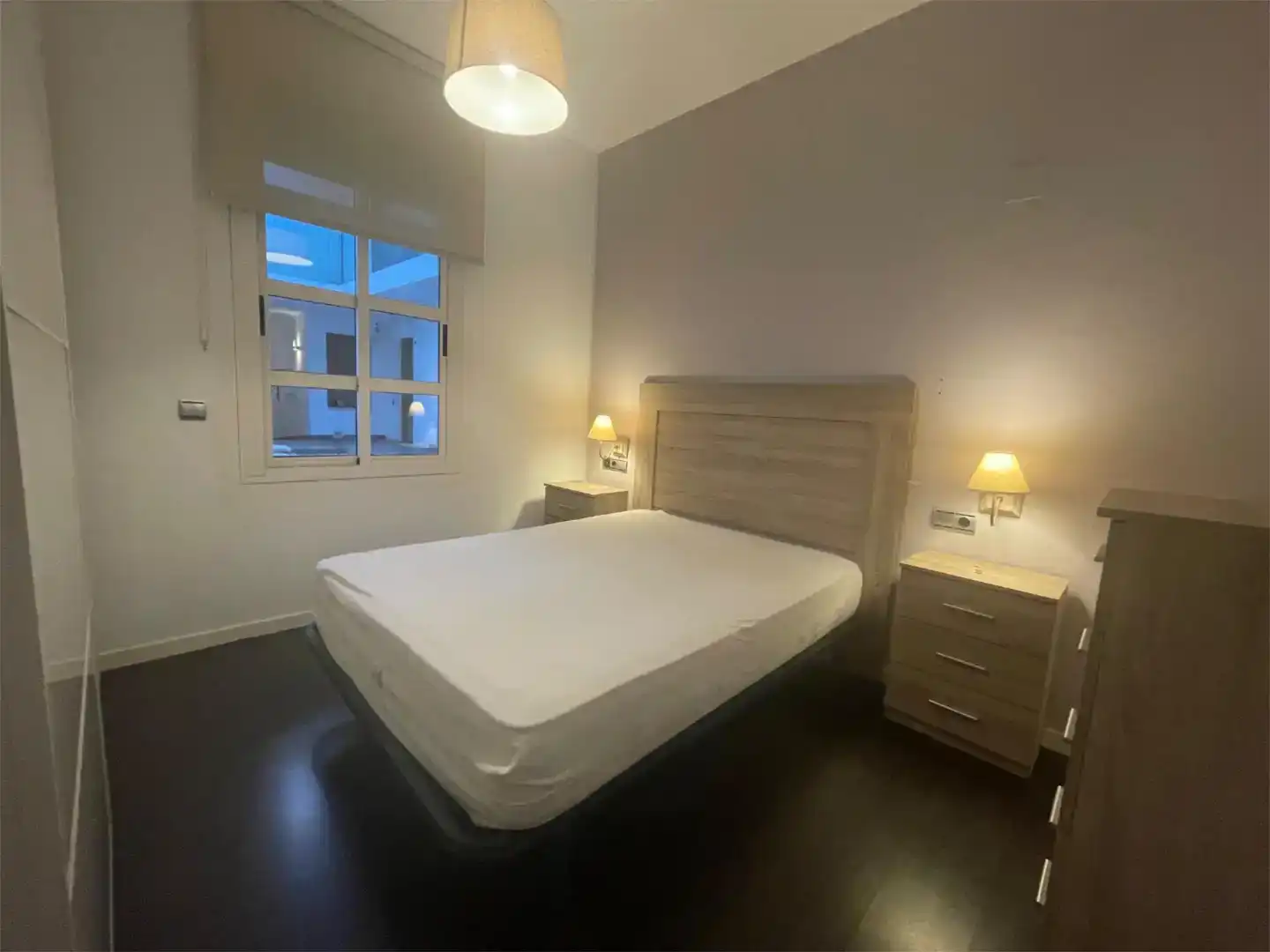 Bedroom of Flat for rent in Córdoba  with Air Conditioner, Private garden and Parquet flooring