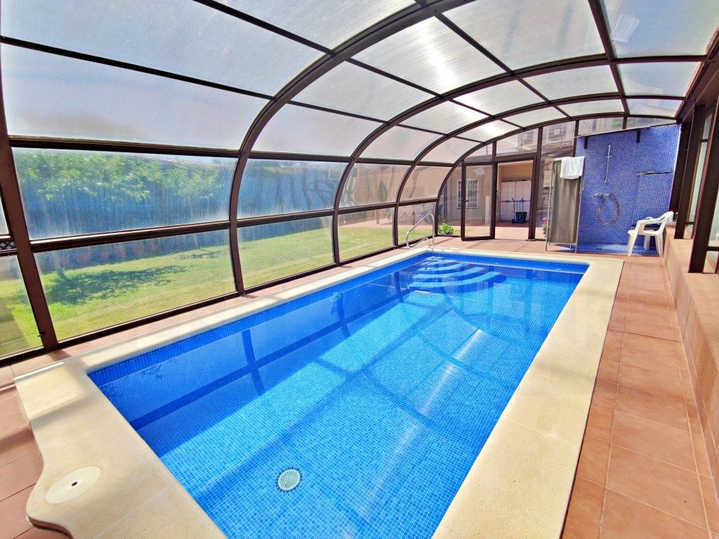 Swimming pool of House or chalet for sale in El Vendrell  with Air Conditioner, Heating and Private garden