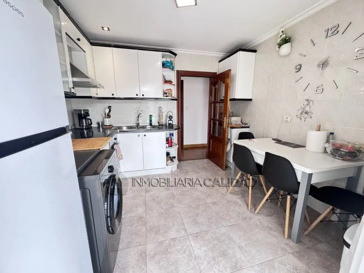 Cocina de Piso en venta en Burgos con Calefacción