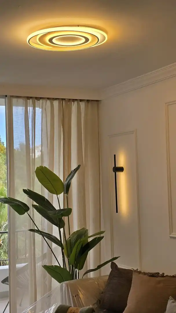 Sala d'estar de Apartament en venda en Benahavís amb Aire condicionat, Terrassa i Piscina comunitària