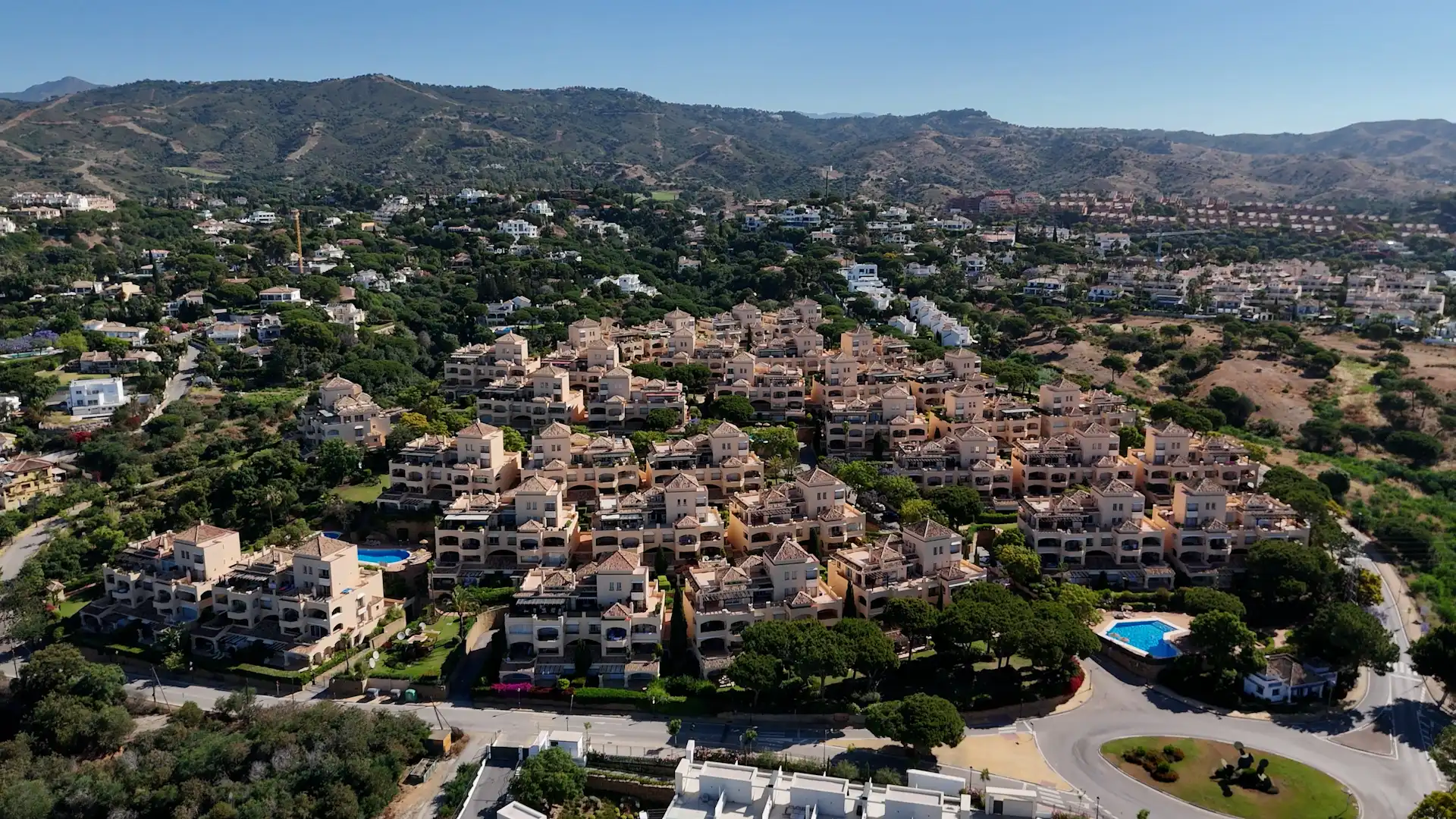Vista exterior de Àtic en venda en Marbella amb Aire condicionat, Calefacció i Terrassa