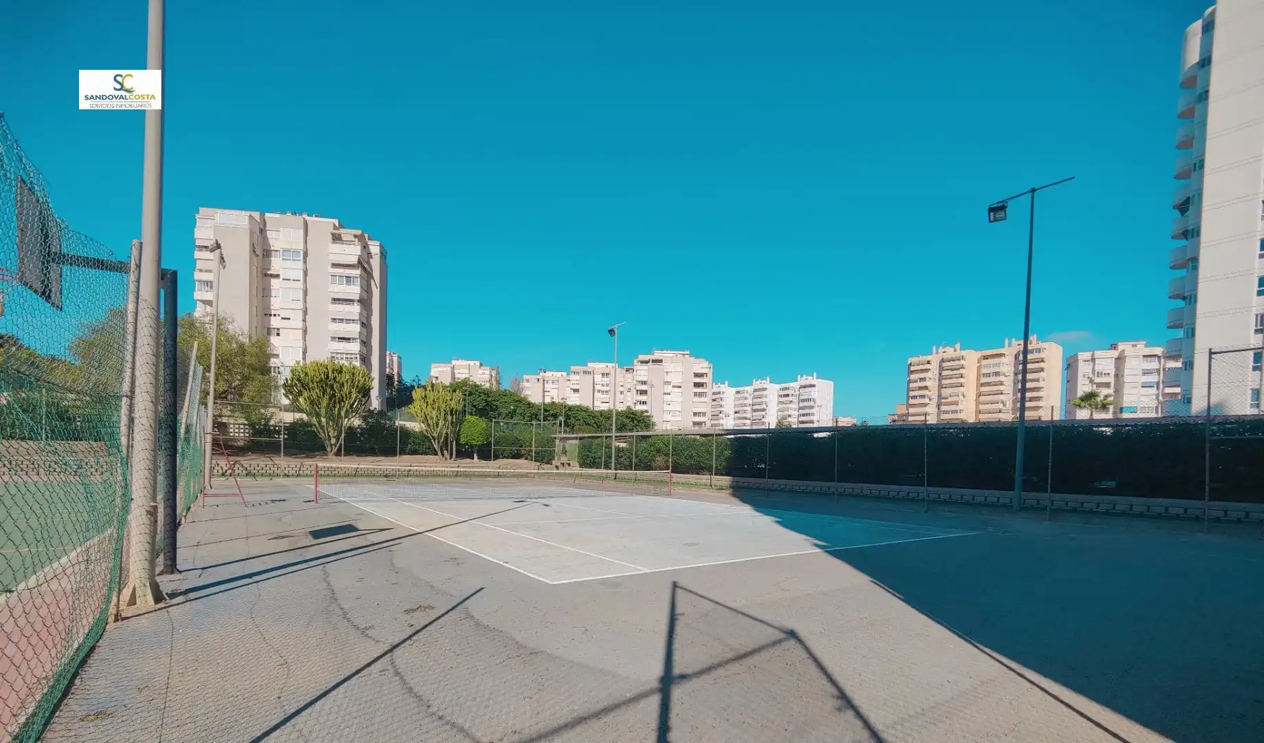Außenansicht von Wohnung zum Verkauf in Alicante / Alacant mit Klimaanlage und Gemeinschaftspool