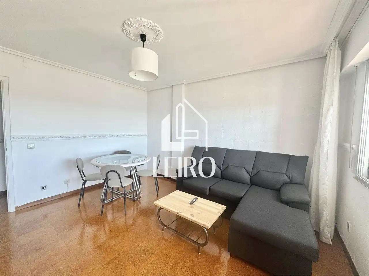 Sala d'estar de Apartament en venda en Vilanova de Arousa amb Calefacció i Moblat