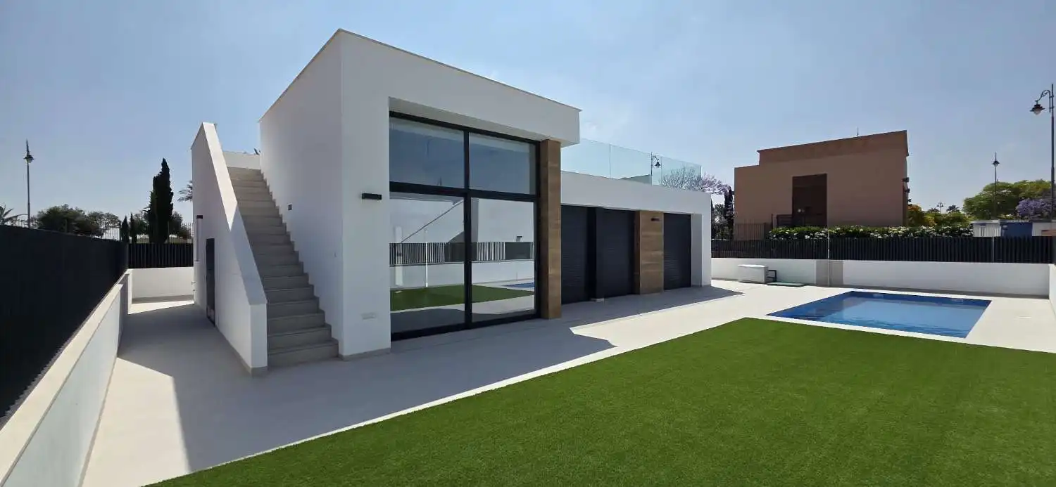 Vista exterior de Casa o chalet en venta en Alhama de Murcia con Aire acondicionado, Trastero y Piscina