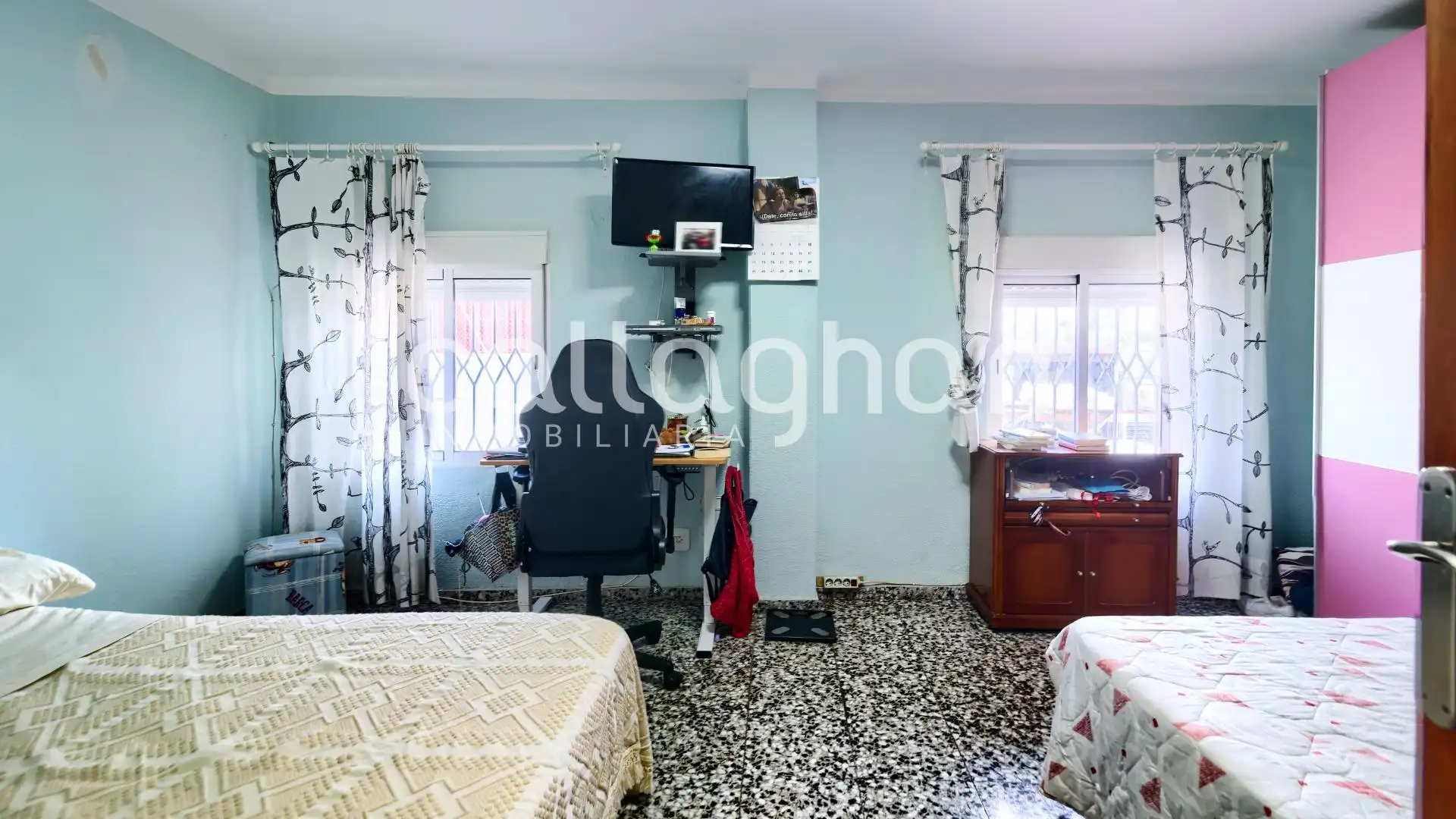 Bedroom of Flat for sale in Pedralba  with Air Conditioner, Heating and Terrace