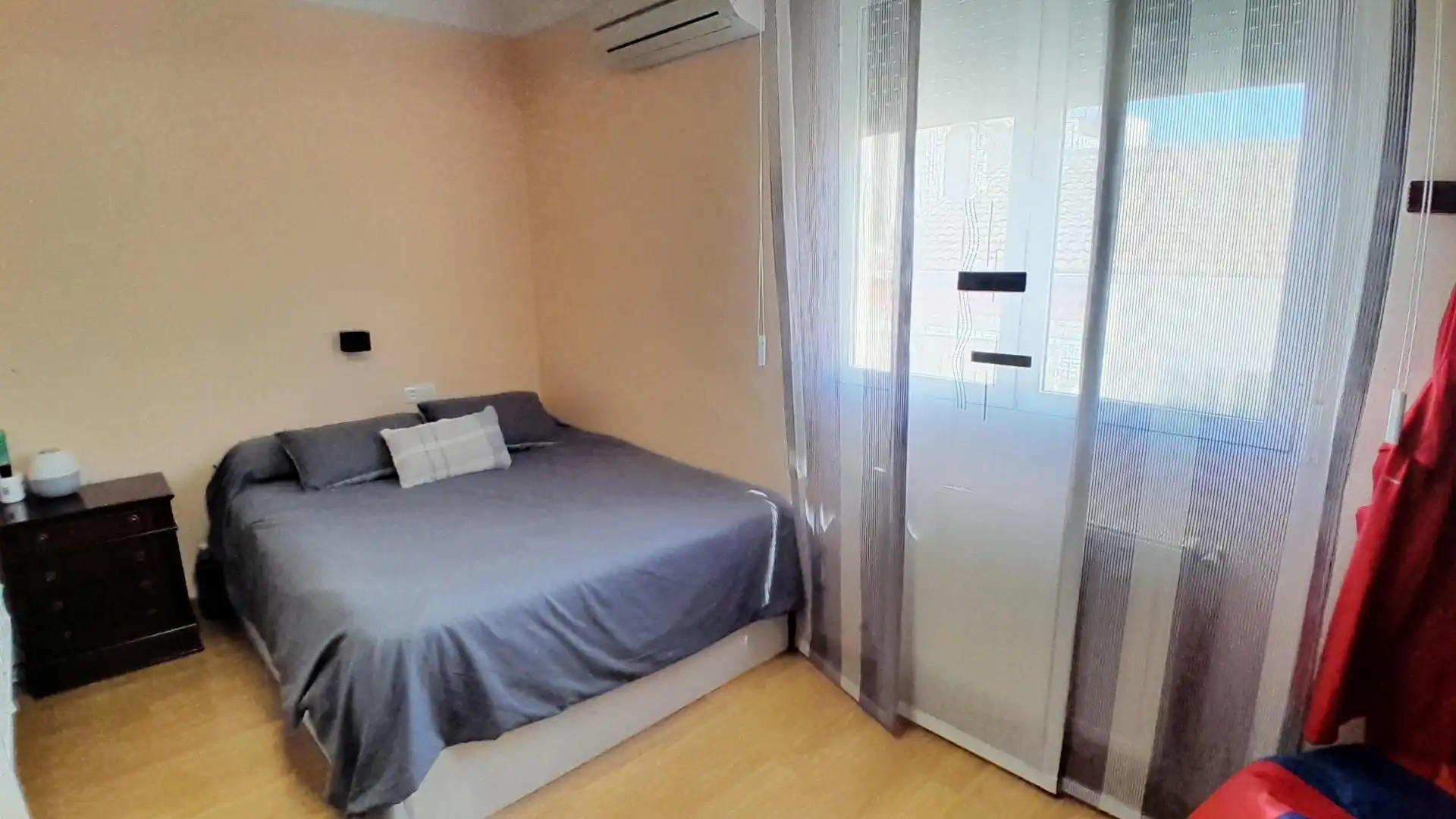 Dormitori de Casa o xalet en venda en Yecla