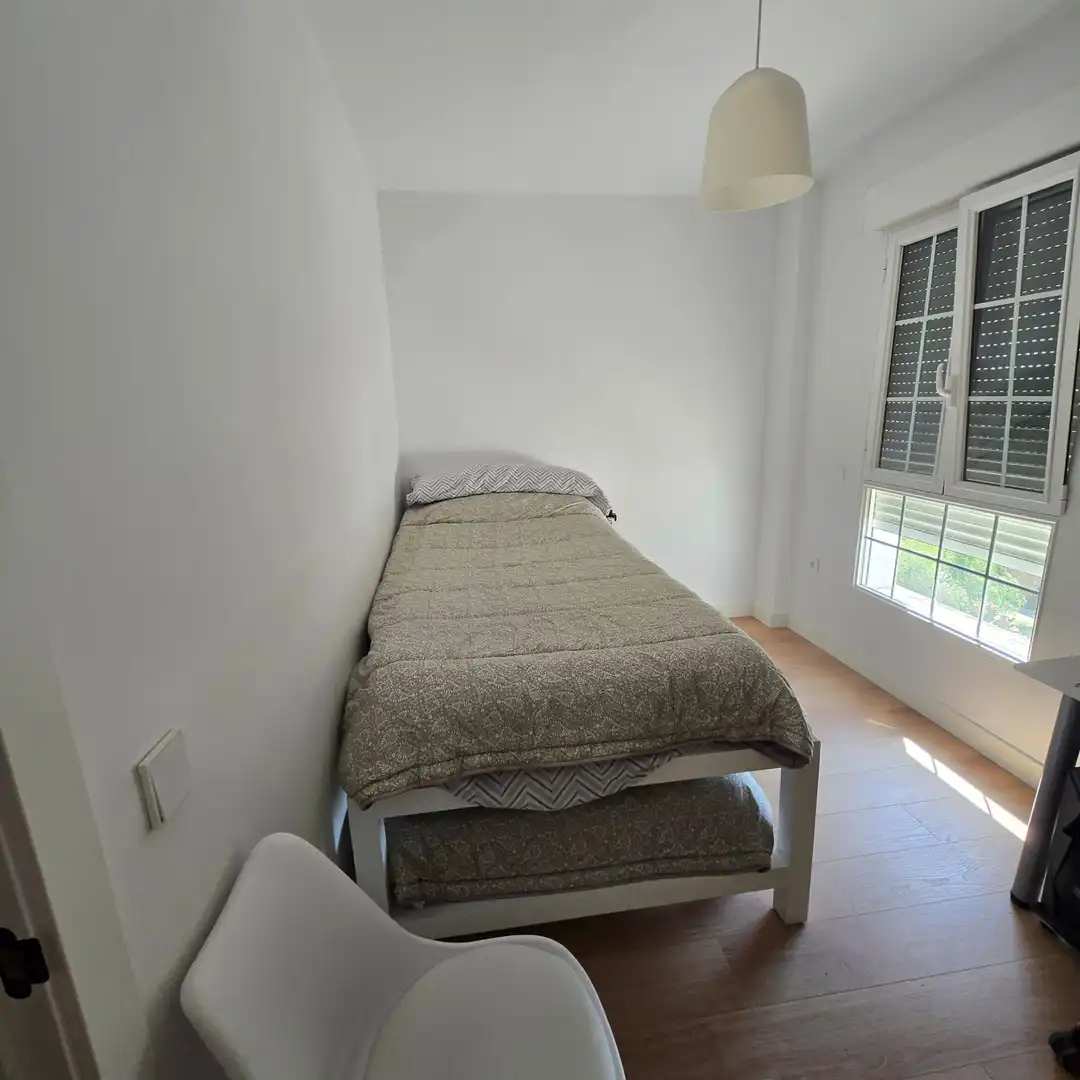 Schlafzimmer von Wohnung zur Miete in Córdoba mit Klimaanlage, Terrasse und Möbliert