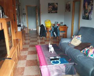 Sala d'estar de Pis en venda en  Madrid Capital amb Aire condicionat i Terrassa