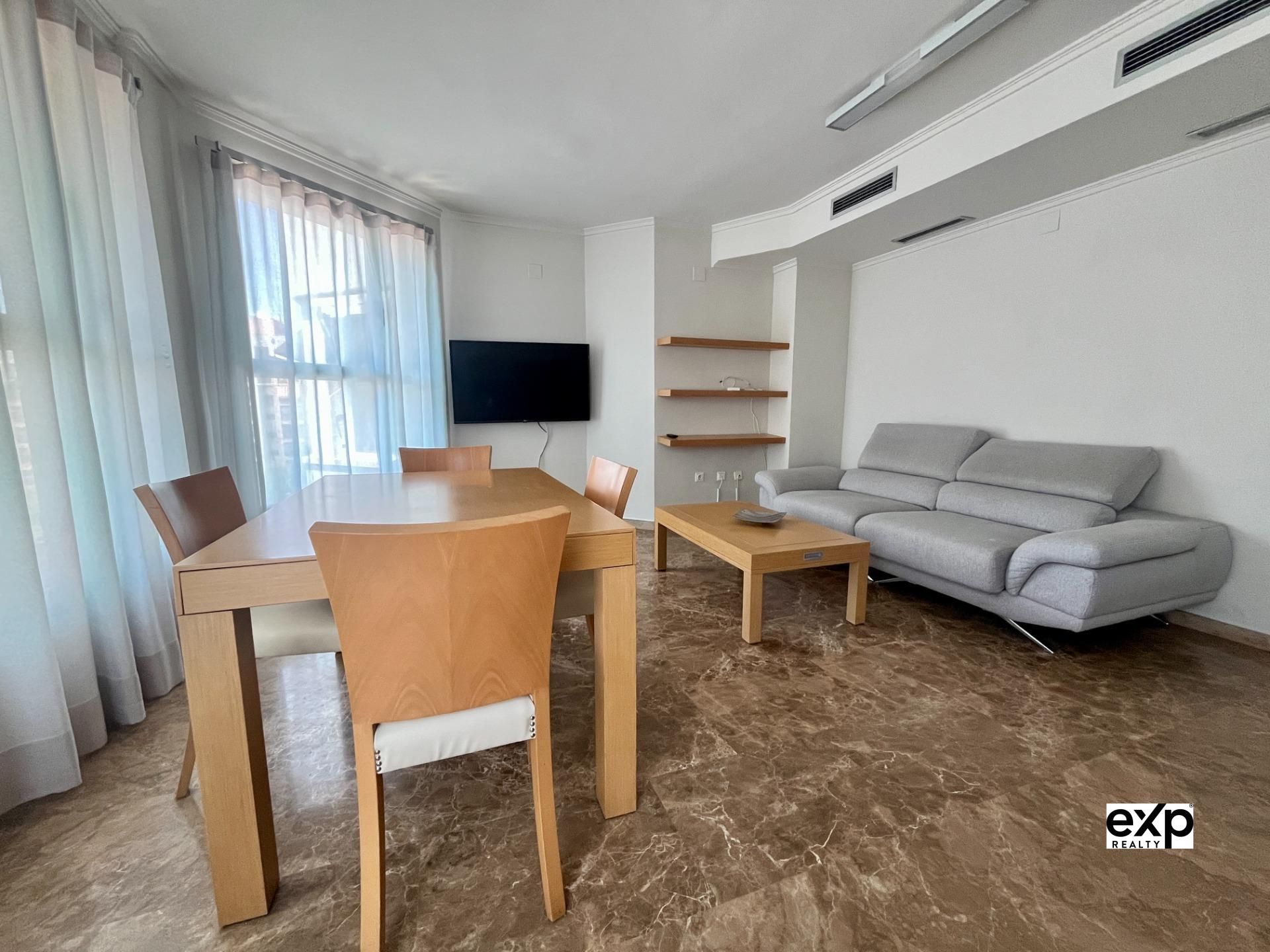 Sala d'estar de Dúplex en venda en  Valencia Capital amb Aire condicionat, Jardí privat i Terrassa