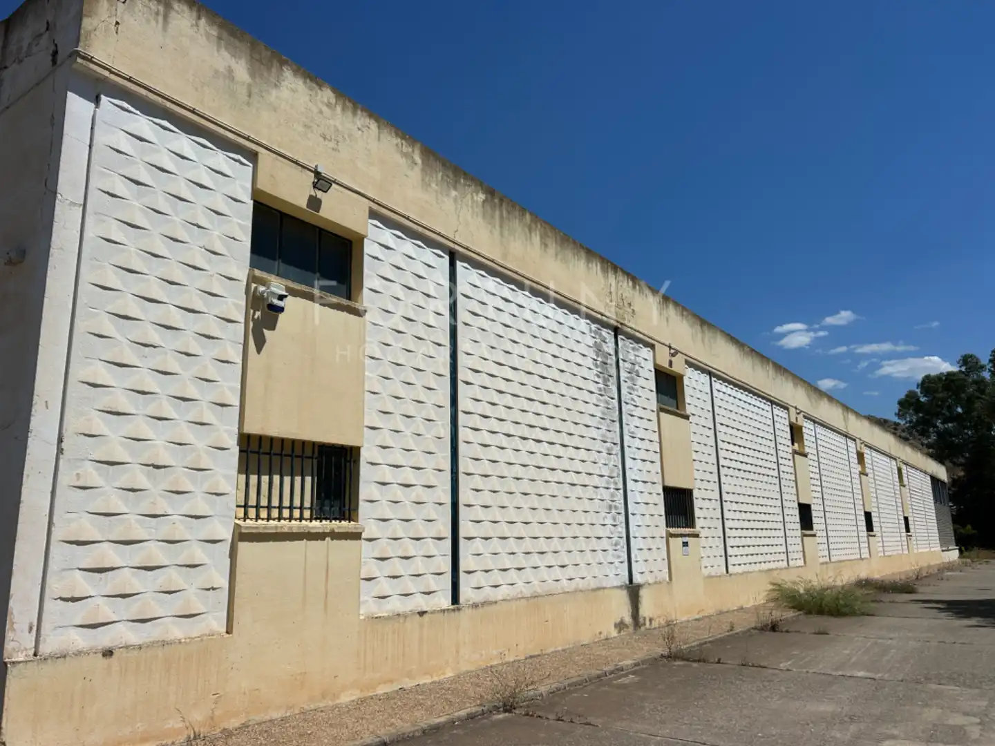 Vista exterior de Nave industrial en venta en Málaga