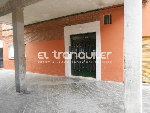 Piso en Alquiler en Calle Comercial en Palomeras Bajas