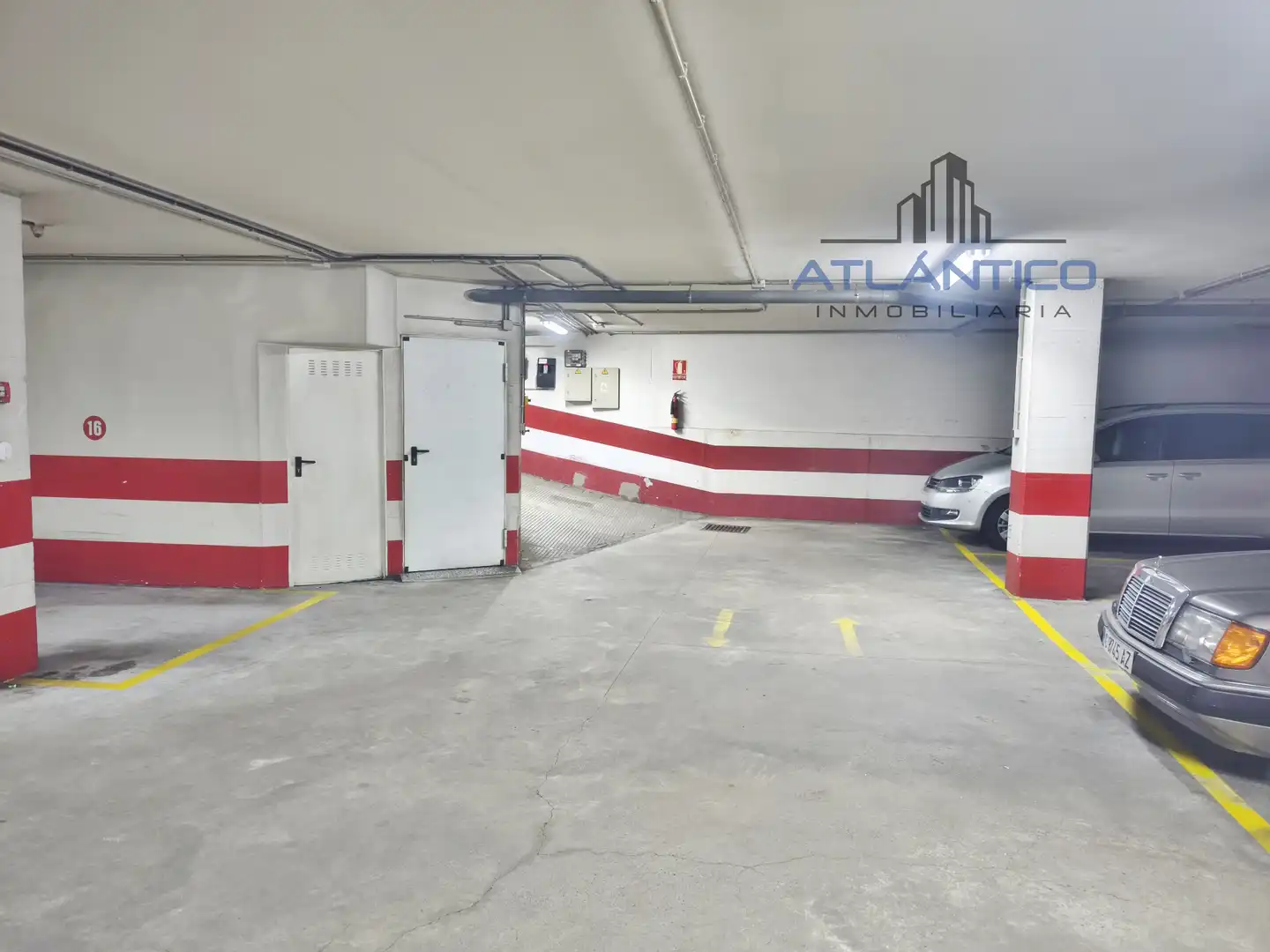 Aparcament de Pis de lloguer en Carballo amb Calefacció, Parquet i Traster