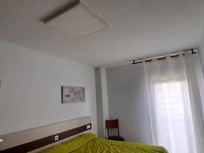 Schlafzimmer von Wohnung zur Miete in  Pamplona / Iruña mit Klimaanlage und Balkon