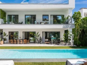 Xalet amb piscina en venda a Nueva Andalucía