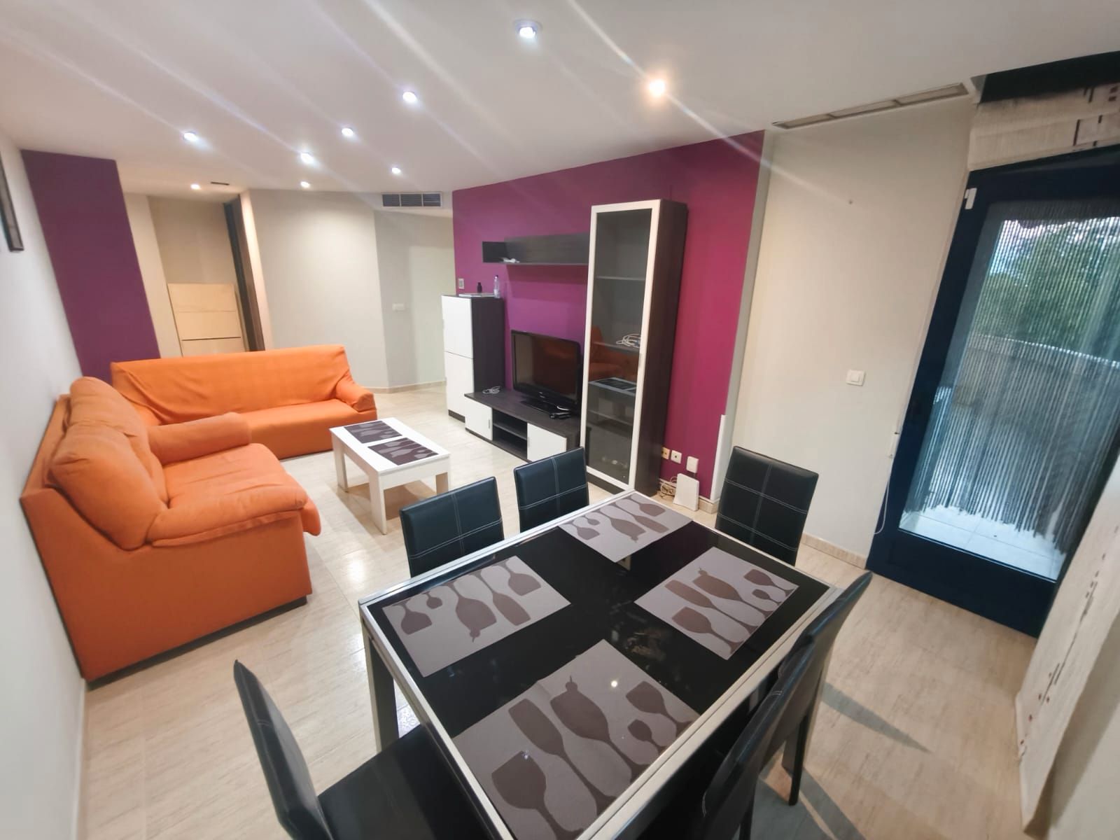 Living room of Flat for sale in Oropesa del Mar / Orpesa  with Air Conditioner, Terrace and Furnished