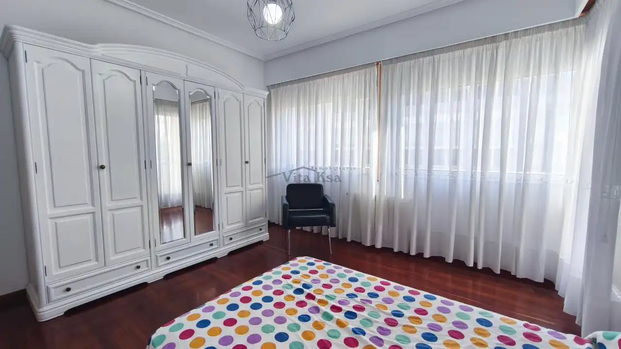 Bedroom of Flat for rent in Ourense Capital   with Heating, Parquet flooring and Storage room