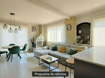 House with balcony for sale in Olesa de Bonesvalls
