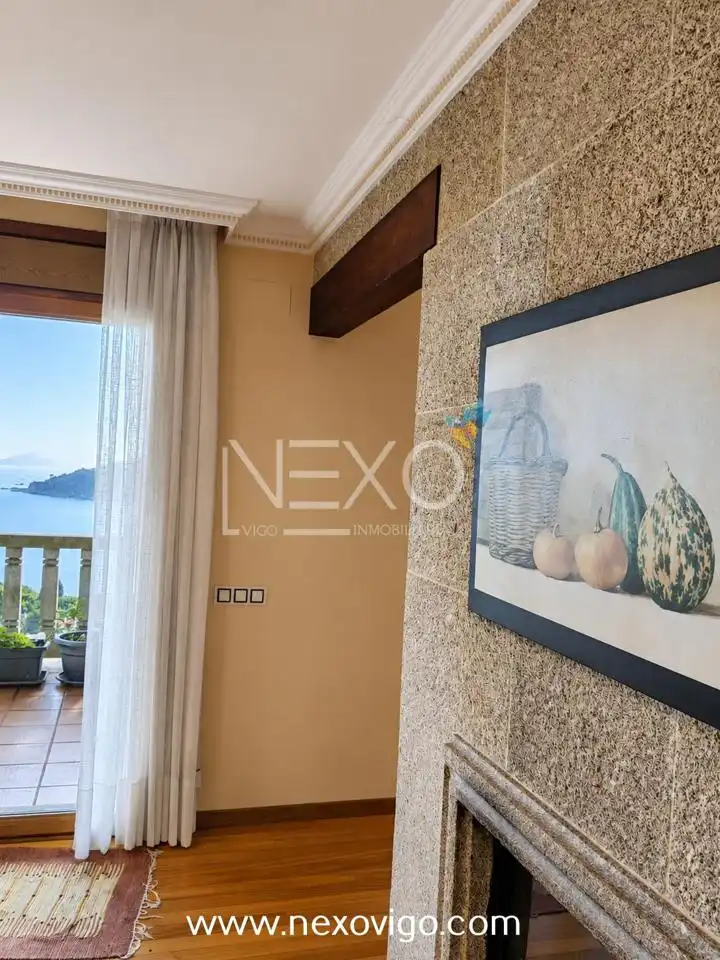 Sala de estar de Casa o chalet en venta en Cangas  con Calefacción, Jardín privado y Parquet