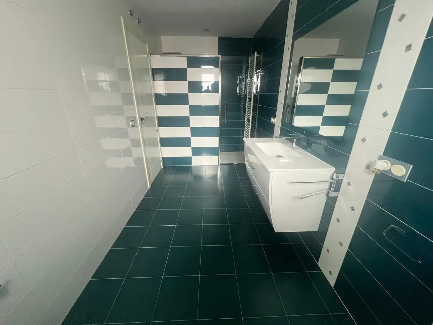 Baño de Casa adosada en venta en Carrión de Calatrava con Aire acondicionado, Calefacción y Jardín privado