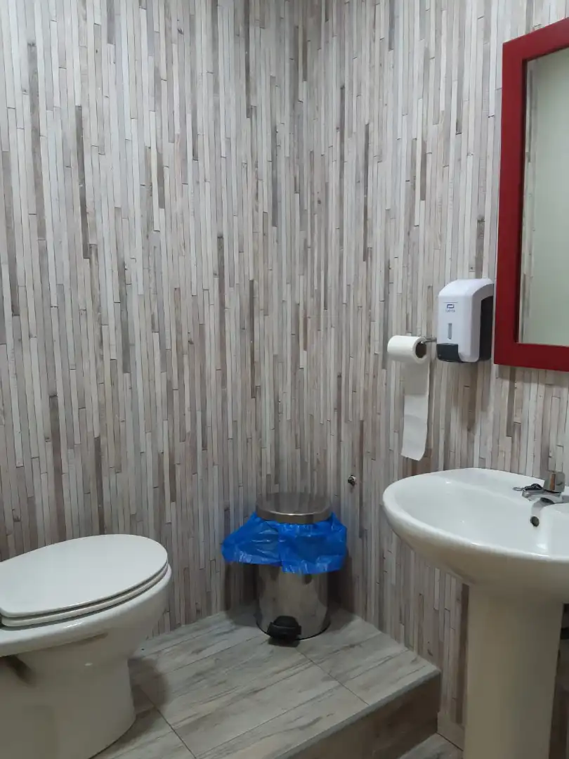 Business premises for sale in Avenida Primero de Mayo 1, imagen 18