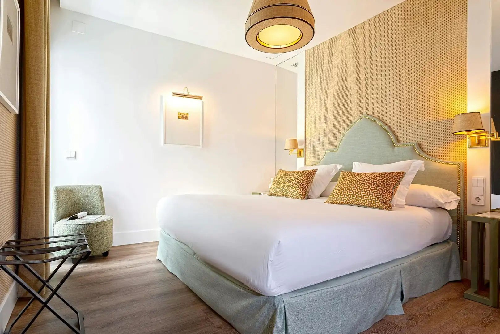 Bedroom of Flat for rent in Sevilla  with Air Conditioner, Heating and Washing machine